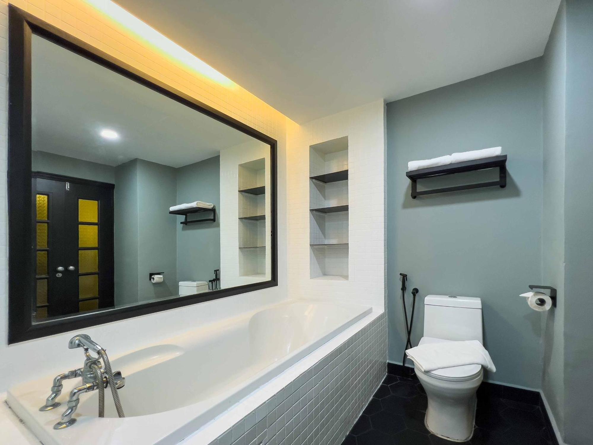 Hotel Seri Costa Malacca Esterno foto