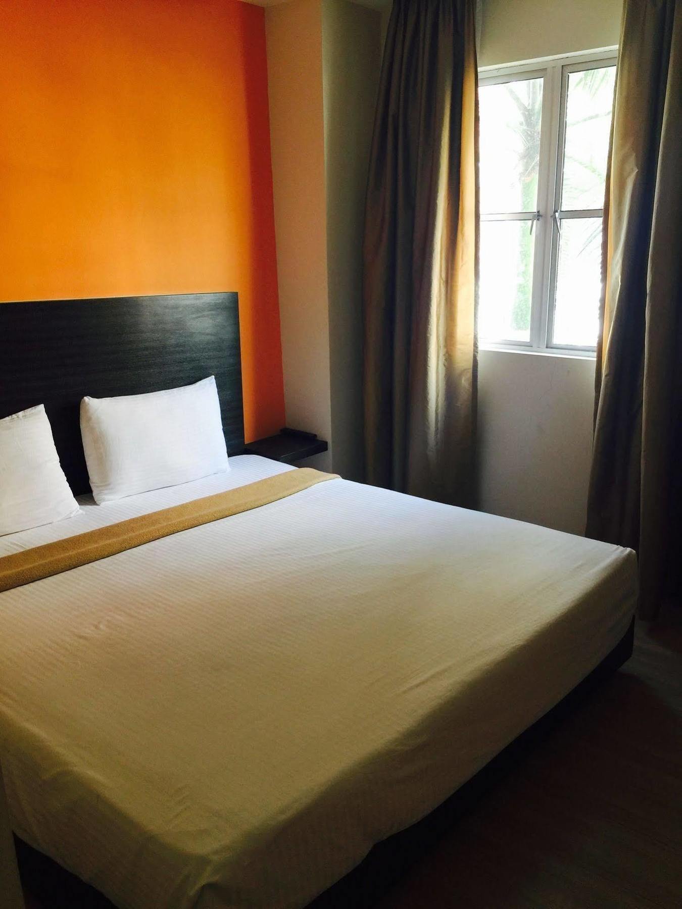 Hotel Seri Costa Malacca Esterno foto