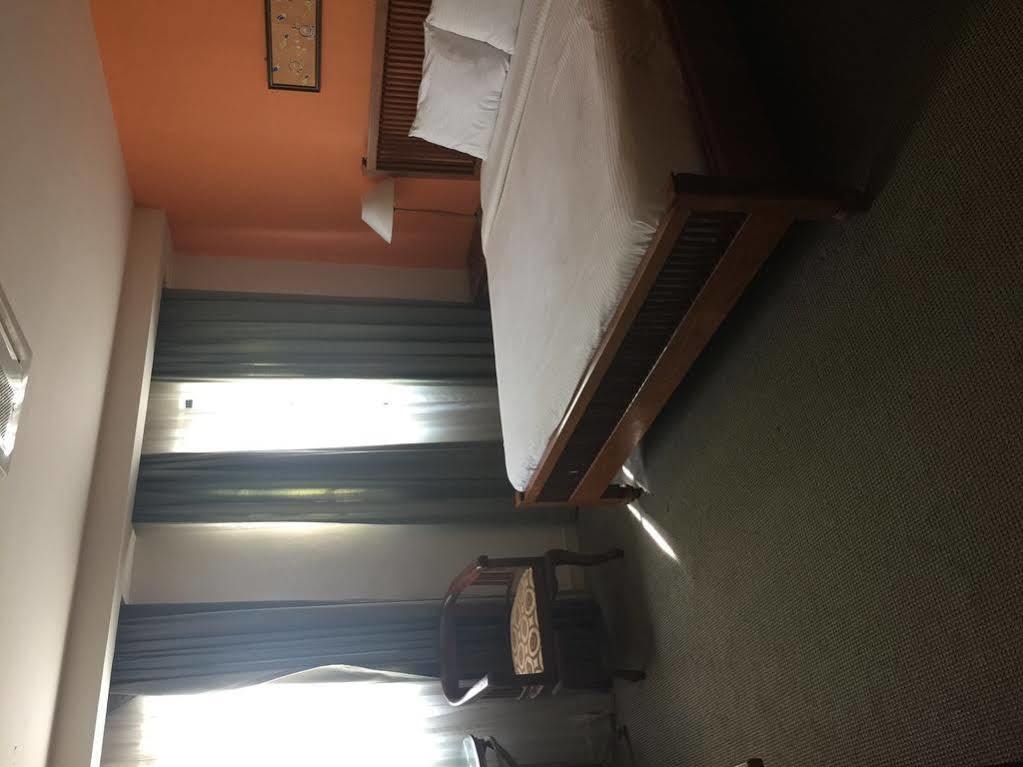 Hotel Seri Costa Malacca Esterno foto
